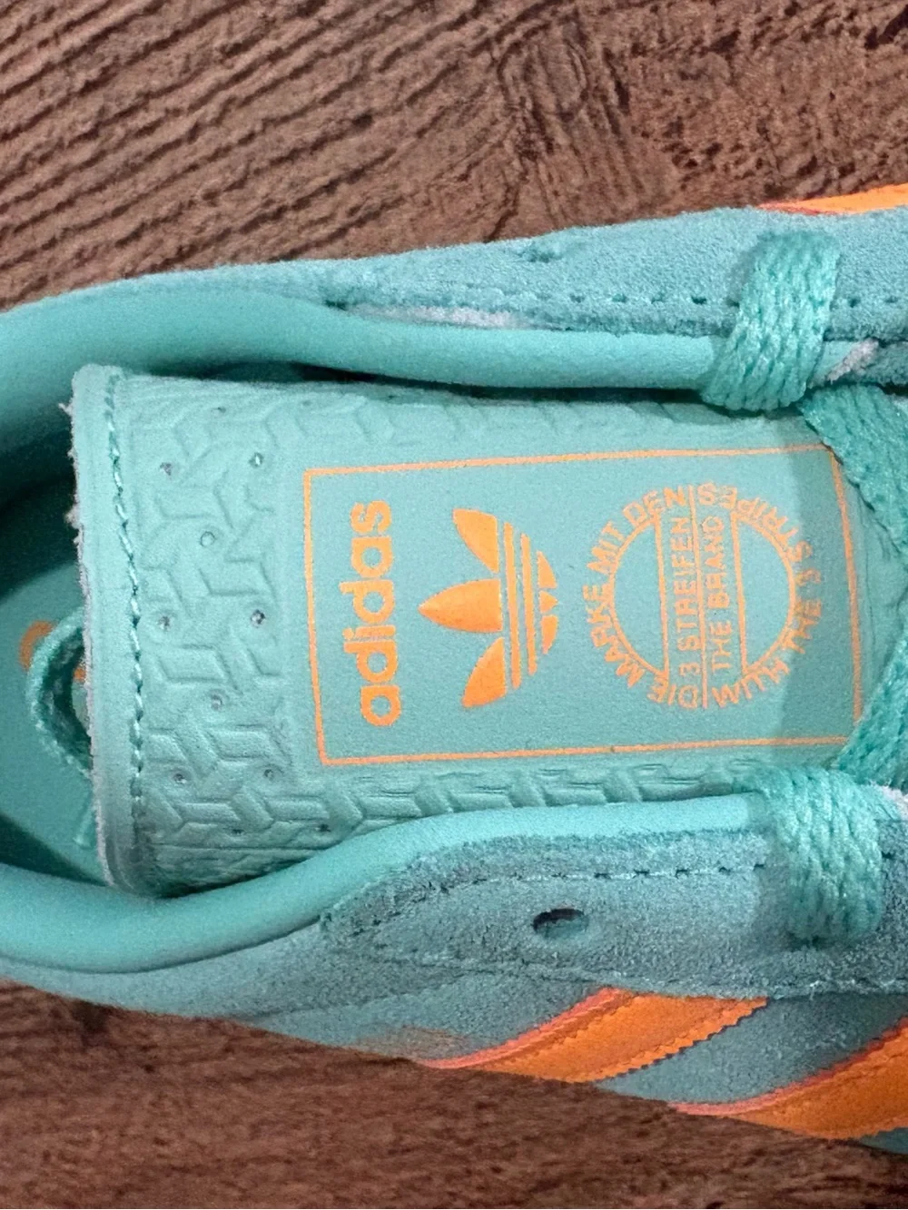 adidas Gazelle Teal and Orange Suede shoes. Unisex style and colors. Women’s 9